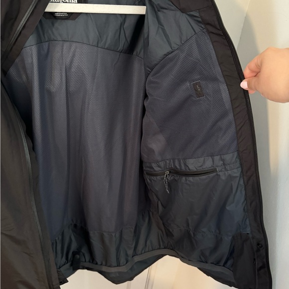 Patagonia Women’s Powder Town Jacket - Picture 6 of 8